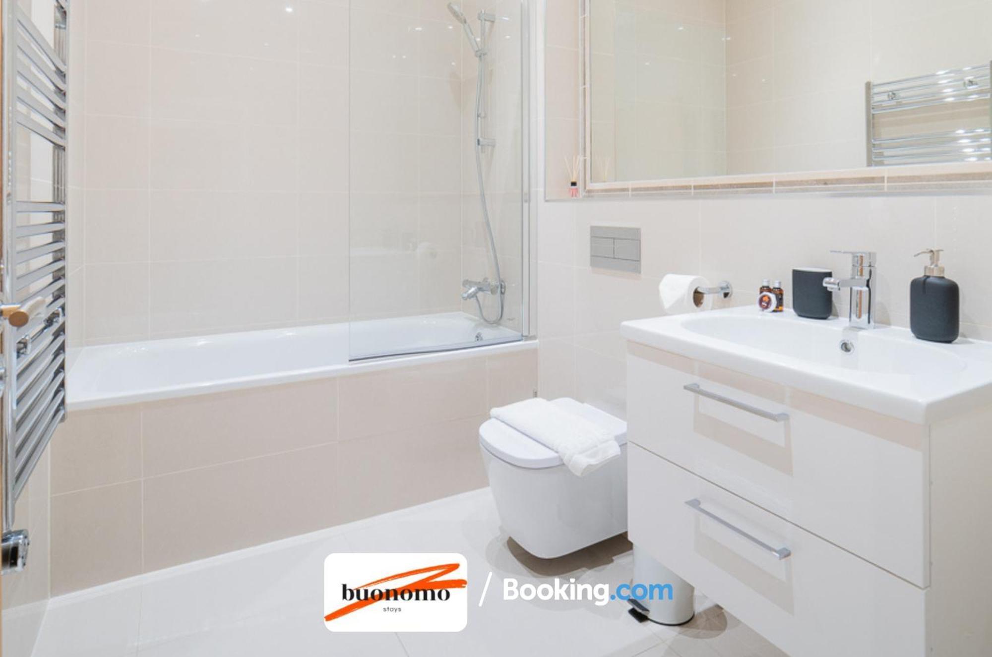 Two Bedroom Apartment At Buonomo Stays Short Lets & Serviced Accommodation Close To Wimbledon Tennis Courts London Bagian luar foto