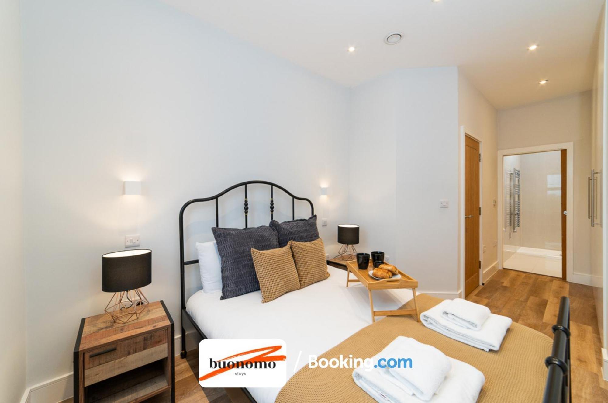 Two Bedroom Apartment At Buonomo Stays Short Lets & Serviced Accommodation Close To Wimbledon Tennis Courts London Bagian luar foto