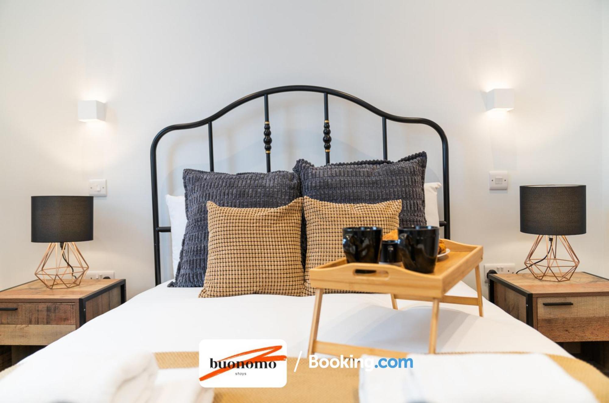 Two Bedroom Apartment At Buonomo Stays Short Lets & Serviced Accommodation Close To Wimbledon Tennis Courts London Bagian luar foto