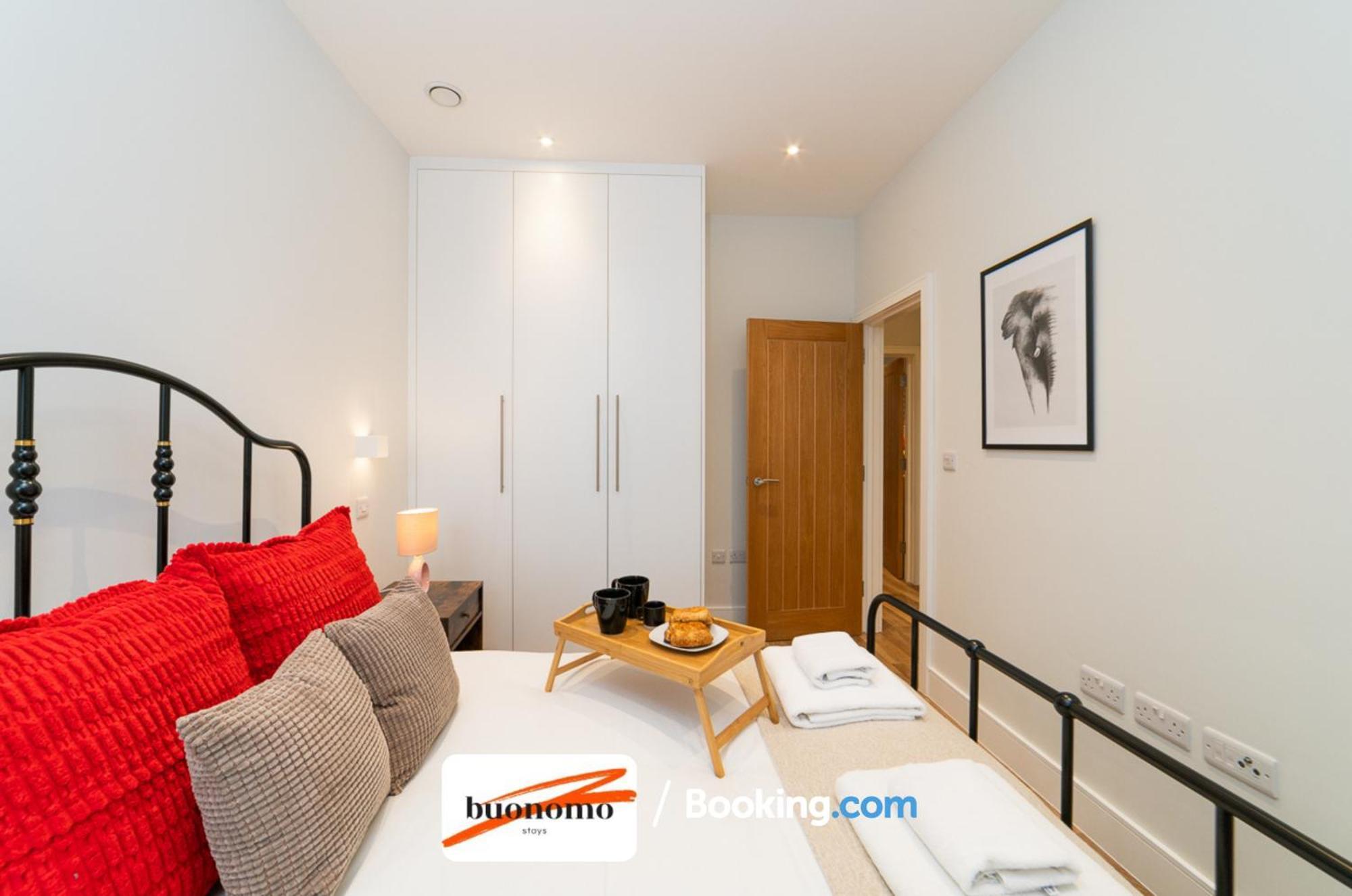 Two Bedroom Apartment At Buonomo Stays Short Lets & Serviced Accommodation Close To Wimbledon Tennis Courts London Bagian luar foto